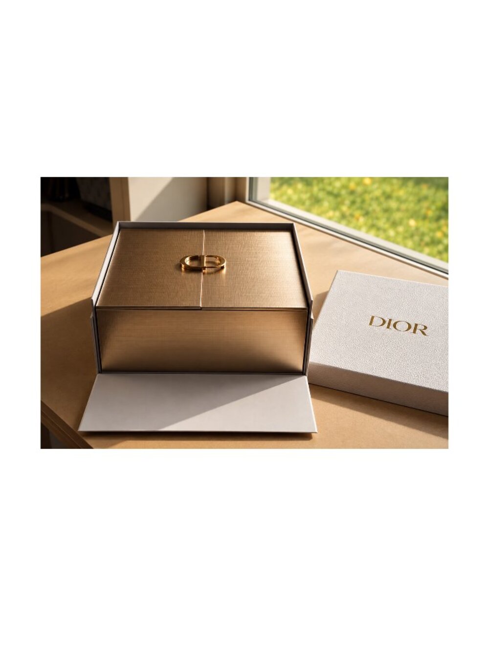 Dior Prestige Luxury Gift Set Gold Case La Crème Serum Silk Robe Mask NEW
